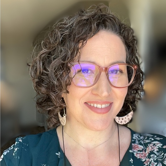 Meet your Posher, Abby - Picture 2 of 2